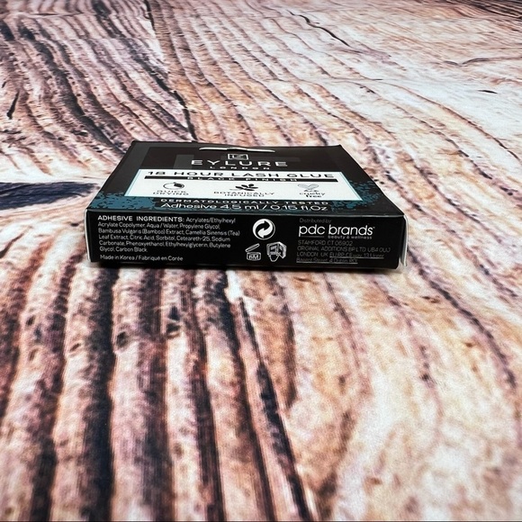 ARDELL Naked Lashes 421 (4 Pairs) and Eylure 18 Hour Lash Glue Black Finish New - Picture 9 of 14